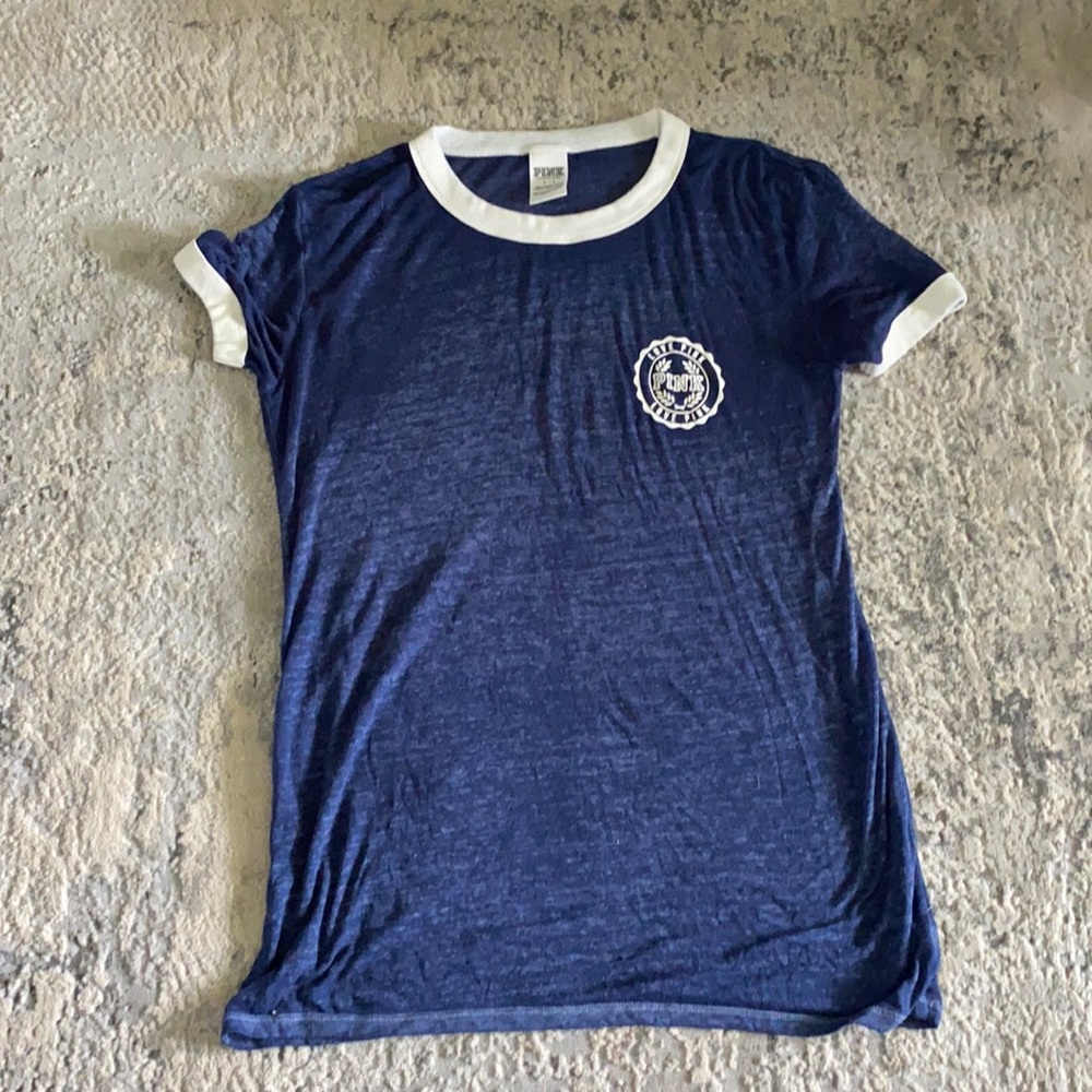 Navy PINK top. Small.